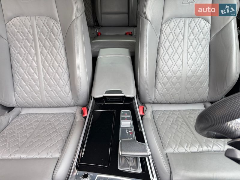 Седан Audi A6 2020 в Львові