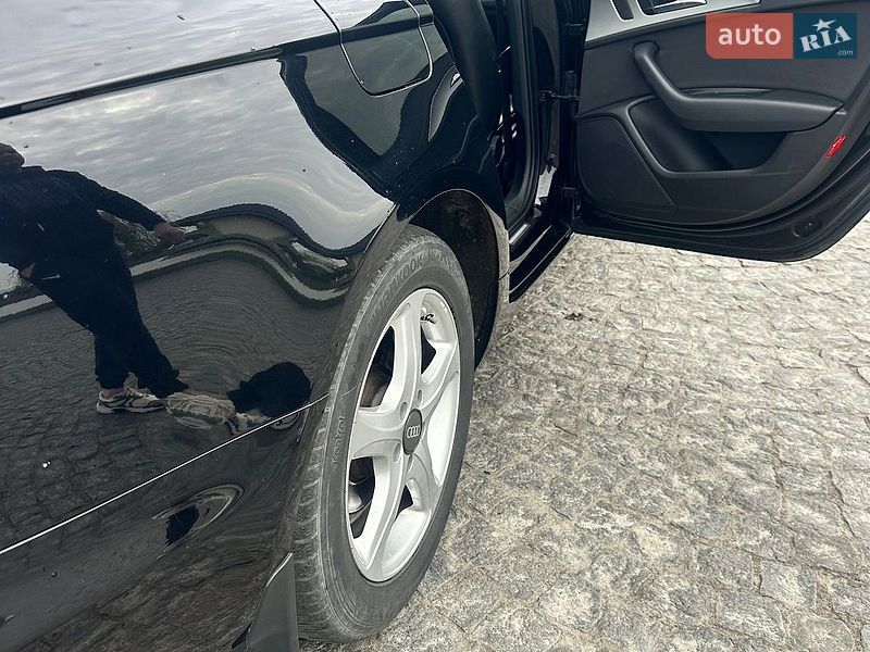 Седан Audi A6 2012 в Жовкве