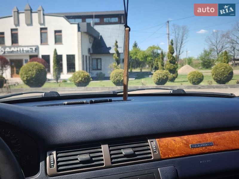 Універсал Audi A6 1999 в Вараші