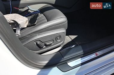 Седан Audi A6 2022 в Киеве