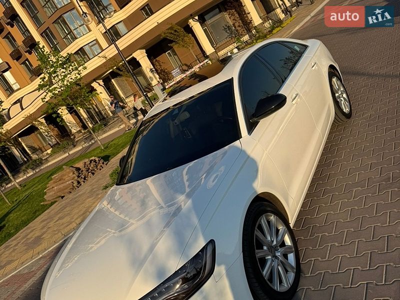 Седан Audi A6 2013 в Киеве
