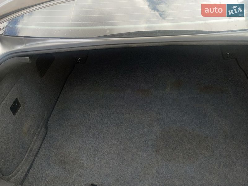Седан Audi A6 2003 в Остроге