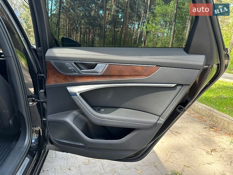 Седан Audi A6 2018 в Новояворовске