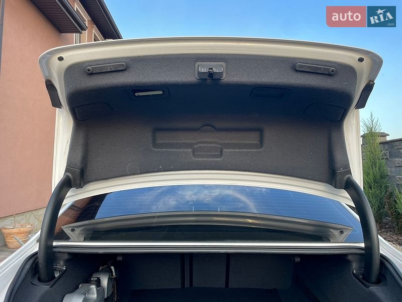 Седан Audi A6 2014 в Ровно
