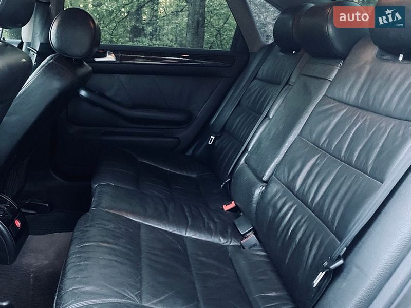 Седан Audi A6 2002 в Обухове