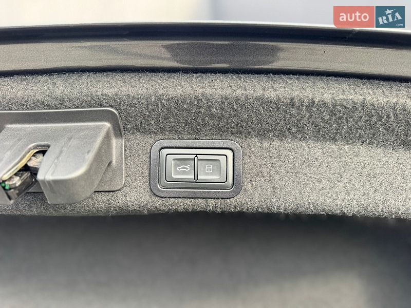 Седан Audi A6 2018 в Мукачево