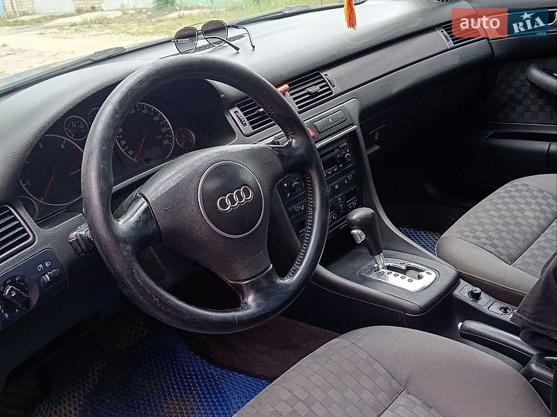 Універсал Audi A6 2004 в Вараші