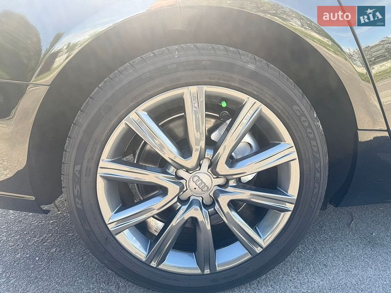 Седан Audi A6 2013 в Дубні