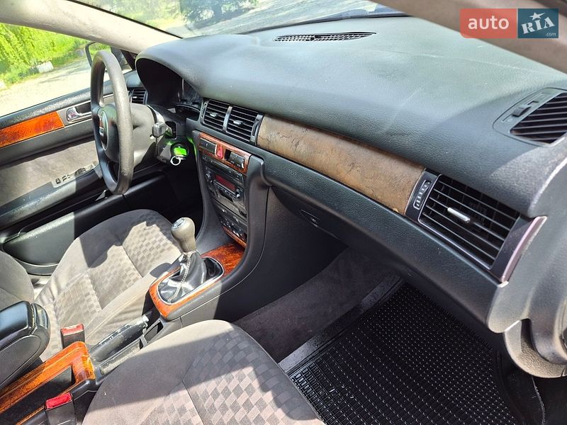 Седан Audi A6 2001 в Чернівцях