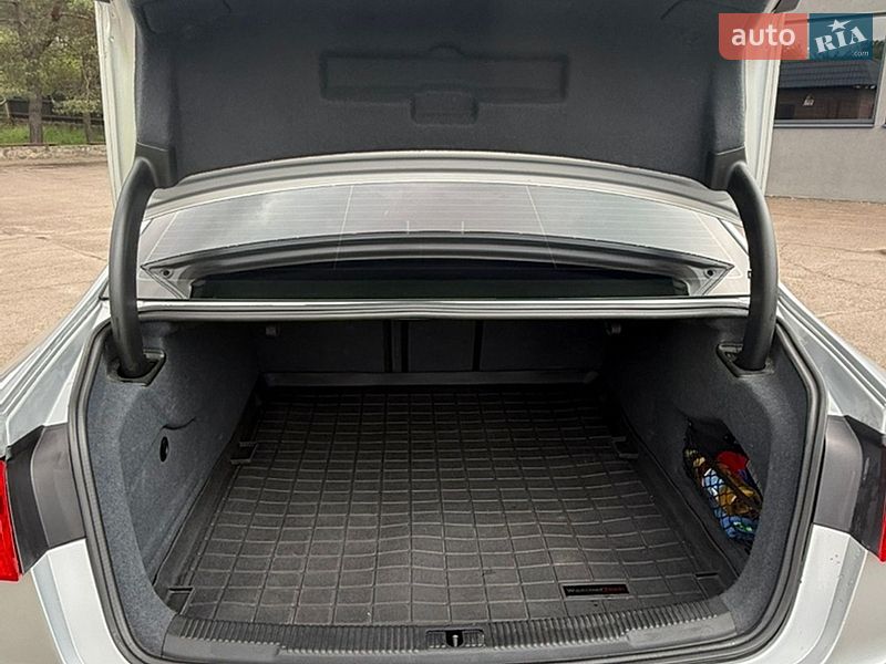 Седан Audi A6 2013 в Мостиській