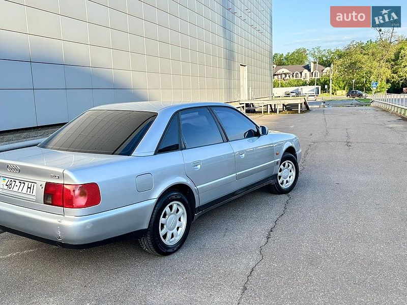 Седан Audi A6 1995 в Киеве