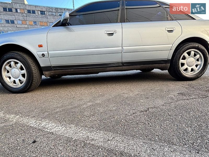 Седан Audi A6 1995 в Киеве