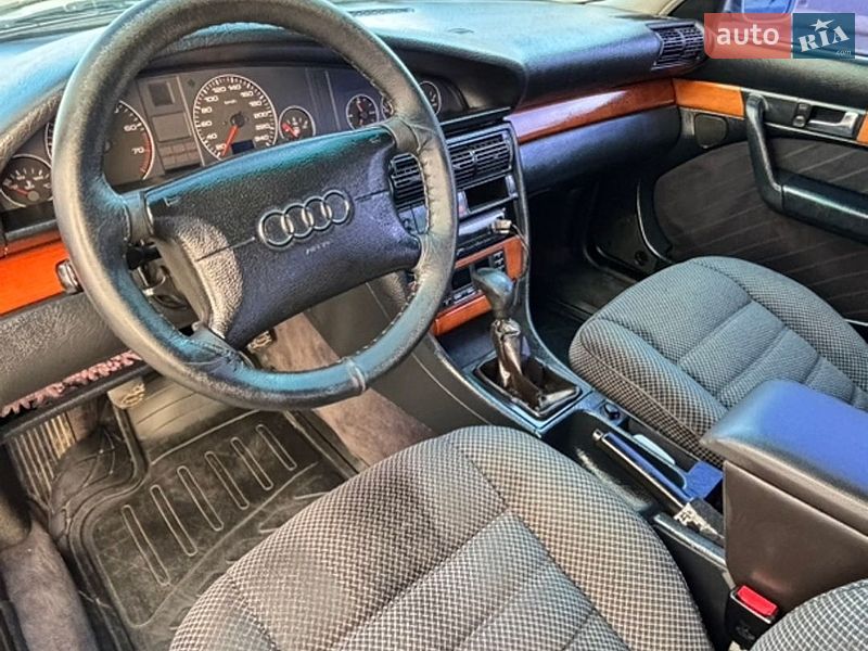 Седан Audi A6 1995 в Киеве