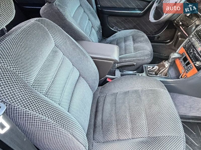 Седан Audi A6 1995 в Киеве