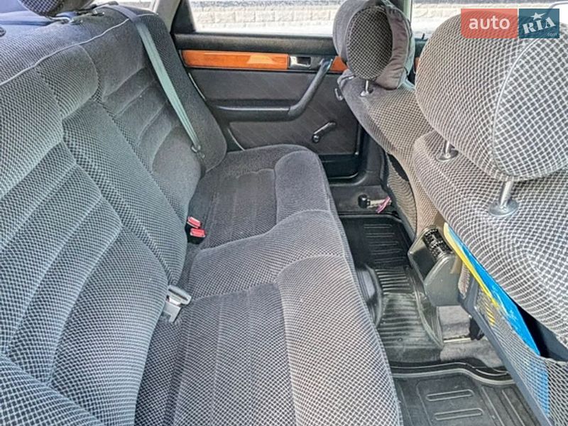 Седан Audi A6 1995 в Киеве