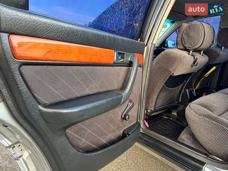 Седан Audi A6 1995 в Киеве