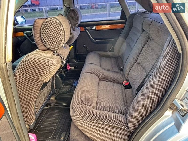 Седан Audi A6 1995 в Киеве