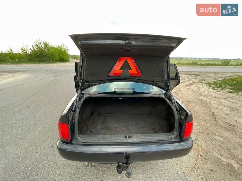 Седан Audi A6 1997 в Жовкві