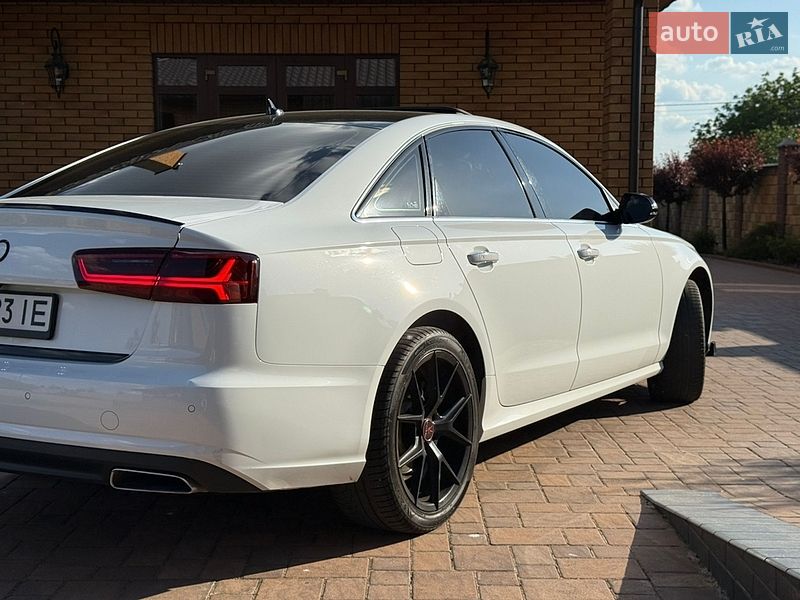 Седан Audi A6 2015 в Луцке