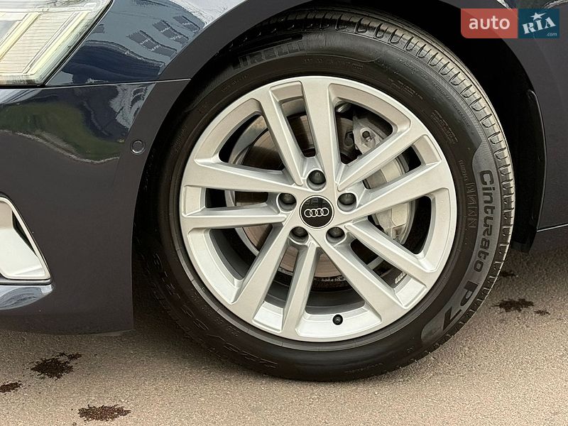 Седан Audi A6 2023 в Киеве