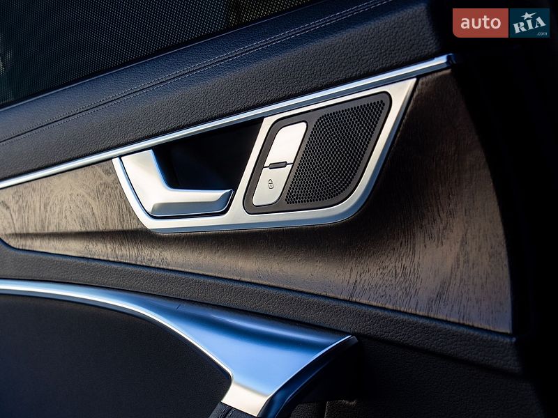 Седан Audi A6 2019 в Нововолынске