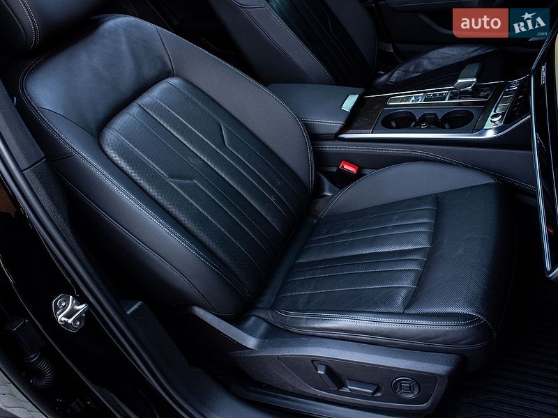 Седан Audi A6 2019 в Нововолынске