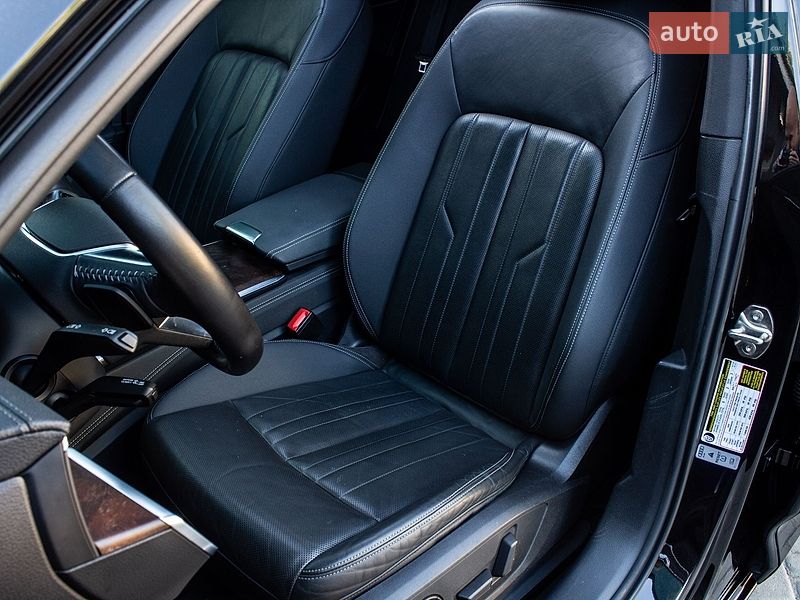 Седан Audi A6 2019 в Нововолынске