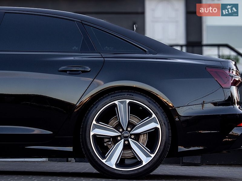 Седан Audi A6 2019 в Нововолинську