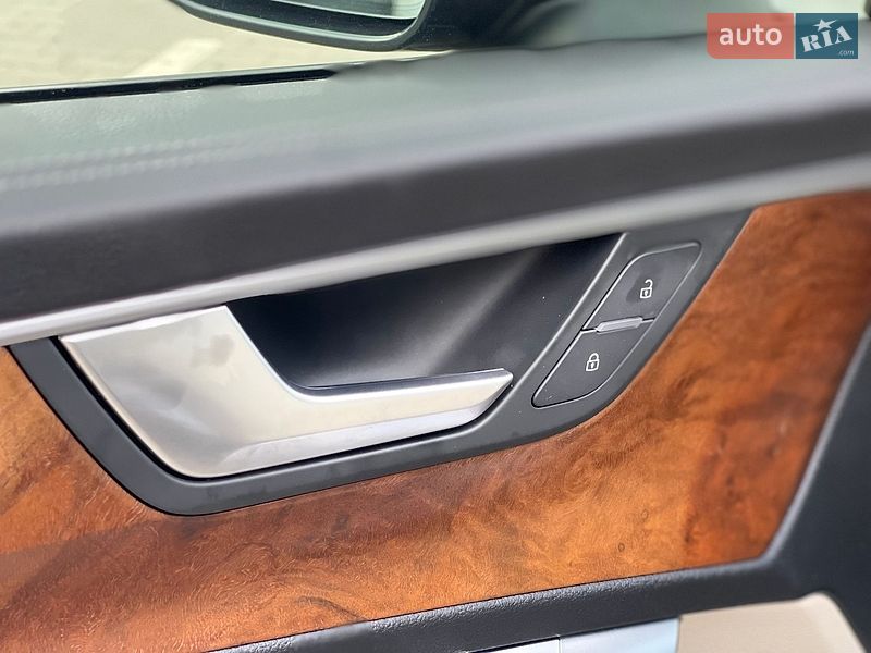 Седан Audi A6 2023 в Нововолынске