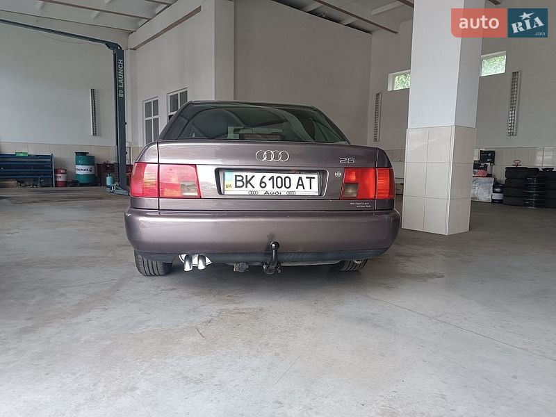 Седан Audi A6 1997 в Рівному