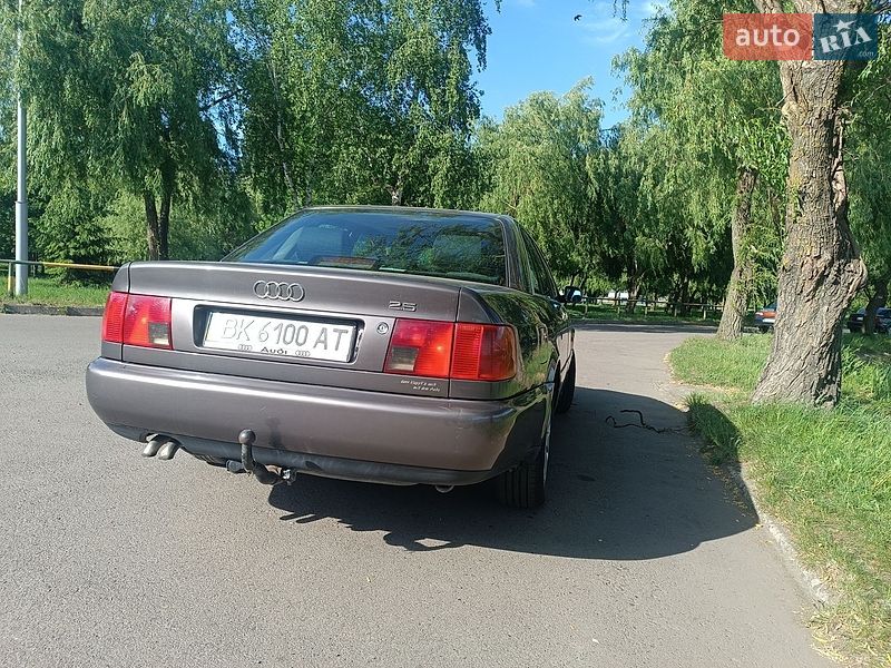 Седан Audi A6 1997 в Рівному