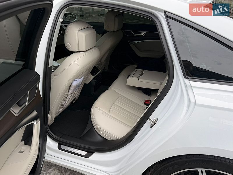 Седан Audi A6 2024 в Львове