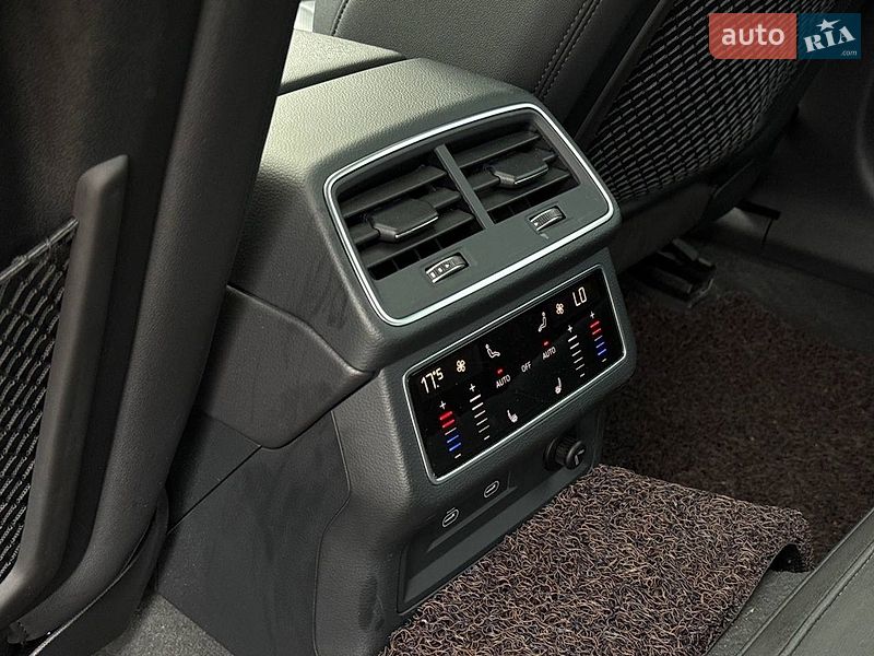 Седан Audi A6 2022 в Львове