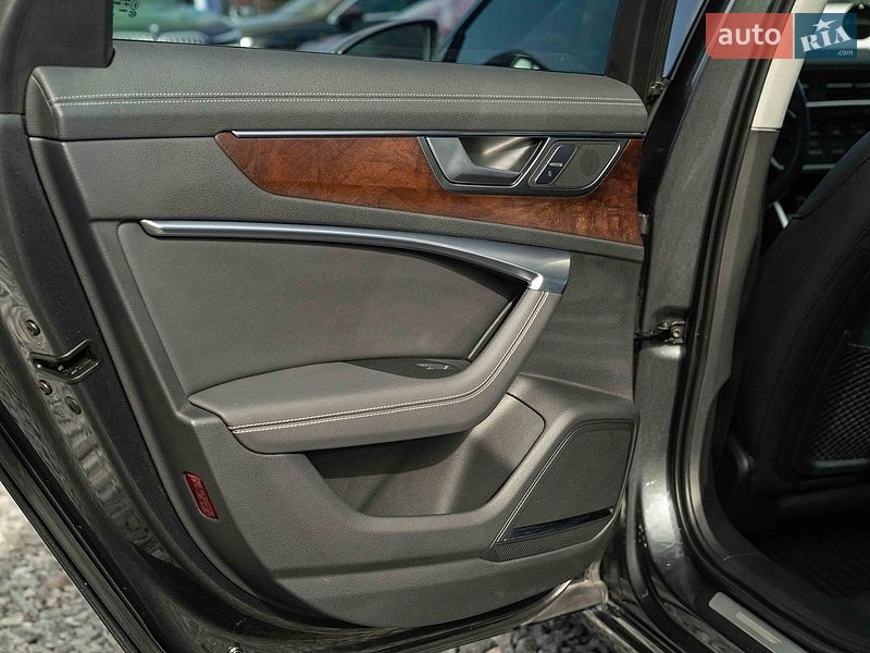 Седан Audi A6 2019 в Чернівцях