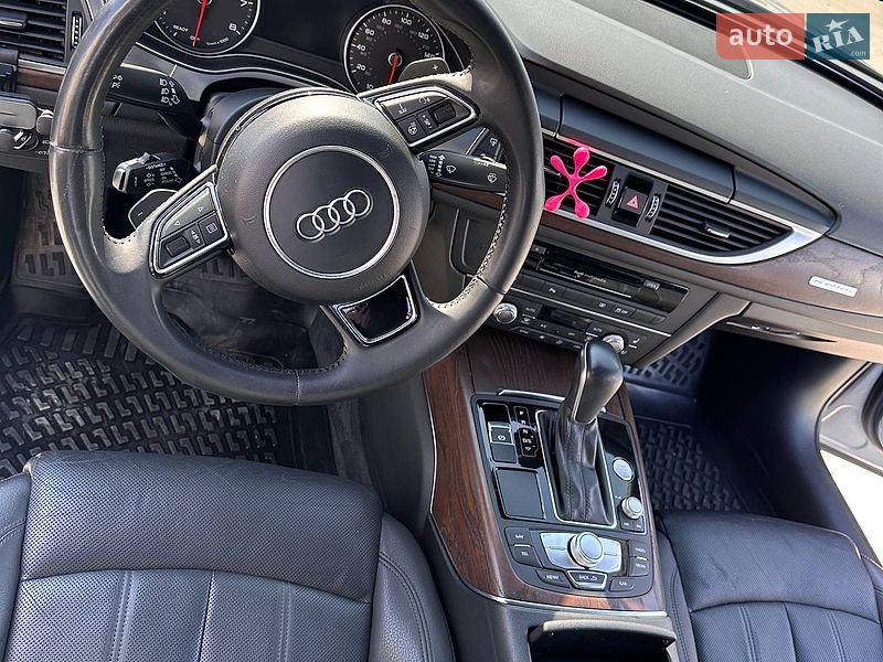 Седан Audi A6 2015 в Коростене