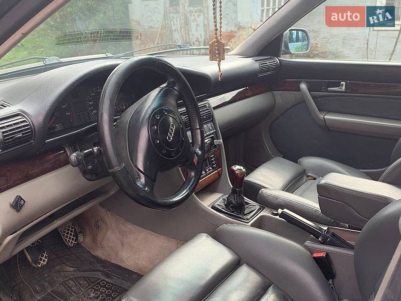 Седан Audi A6 1996 в Самборе