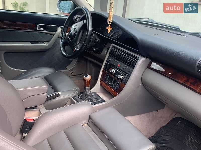Седан Audi A6 1996 в Самборе