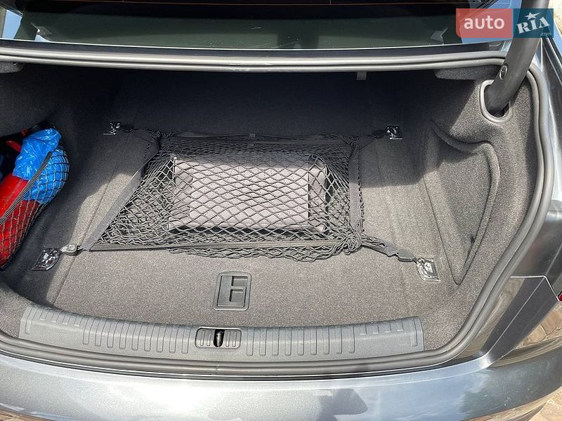 Седан Audi A6 2019 в Дніпрі