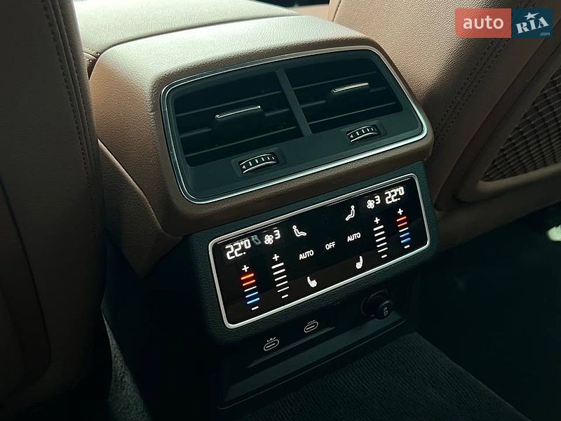 Седан Audi A6 2023 в Львові