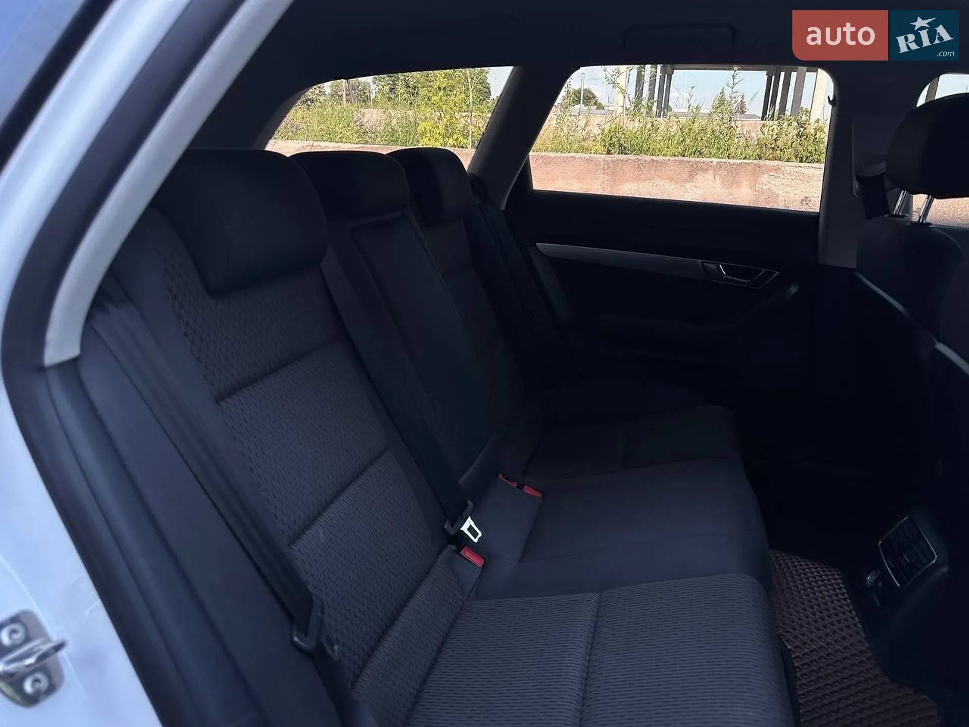 2010 Audi A6 - мініатюра 36
