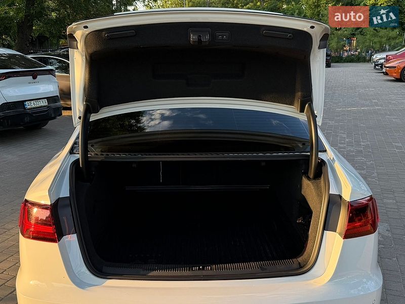 Седан Audi A6 2015 в Днепре