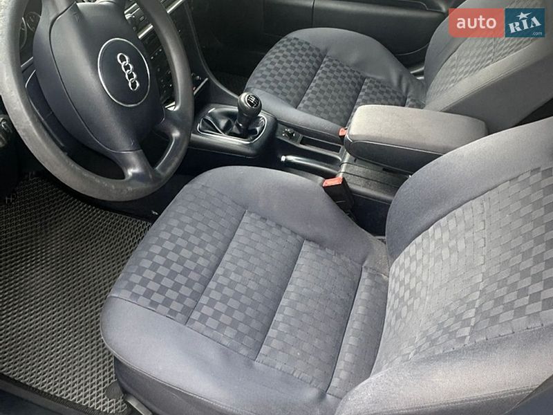 Седан Audi A6 2002 в Рава-Руській