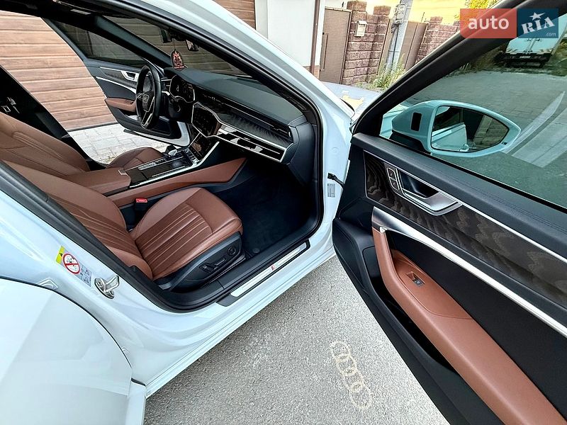 Седан Audi A6 2020 в Ровно