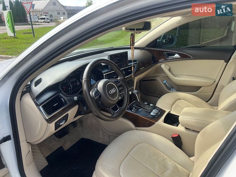 Седан Audi A6 2015 в Самборі