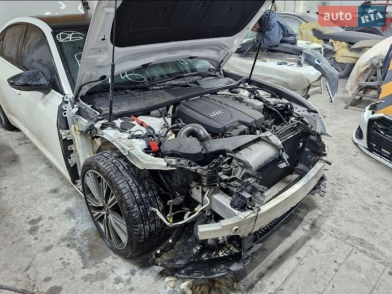 Седан Audi A6 2021 в Василькові
