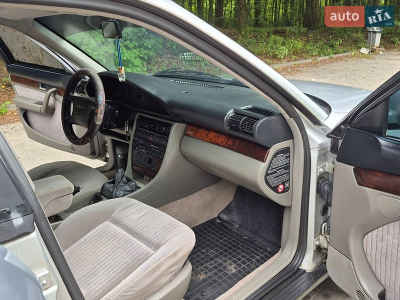 Седан Audi A6 1995 в Кременці