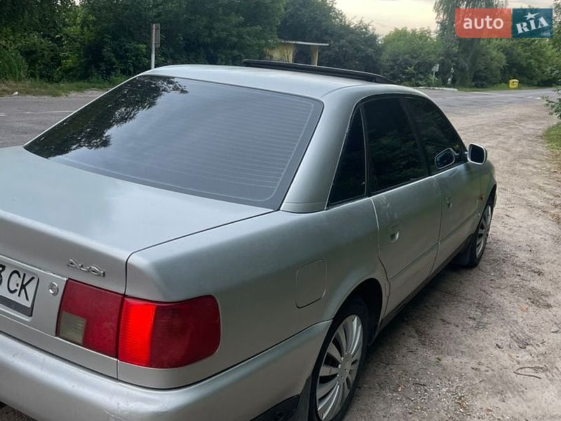 Седан Audi A6 1994 в Володарці