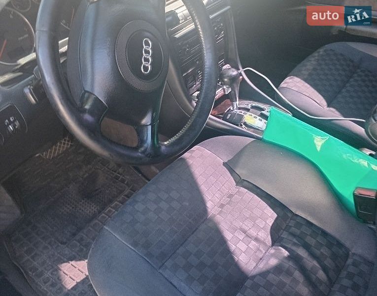Седан Audi A6 2000 в Прилуках