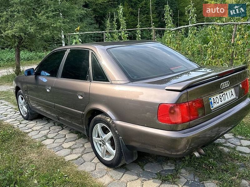 Седан Audi A6 1996 в Ганичах