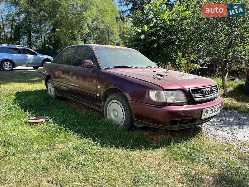 Седан Audi A6 1996 в Млиніві